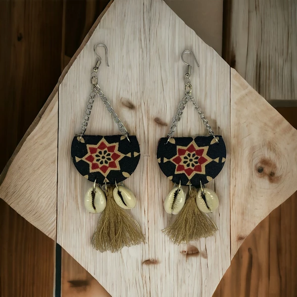 Black Hanging Half Moon