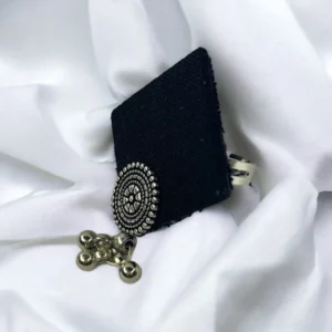 Black Square Ring