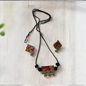 Multi pink choker set