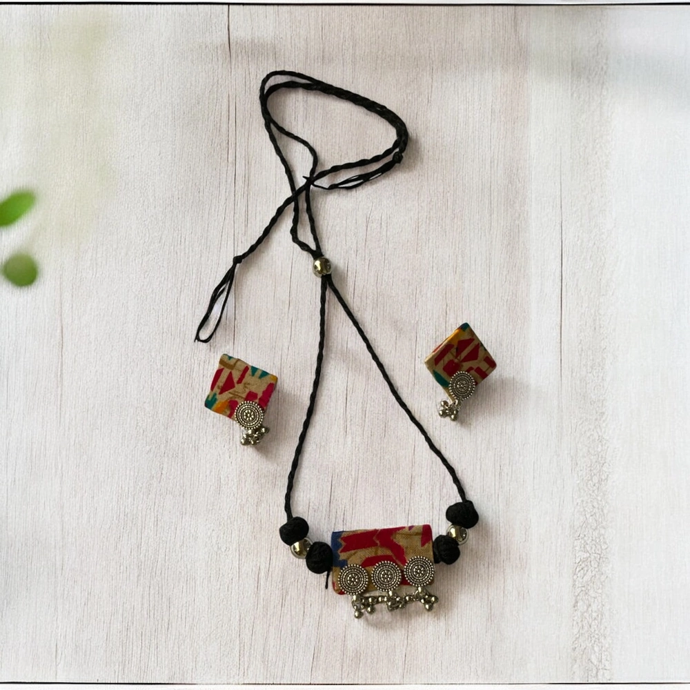 Multi pink choker set