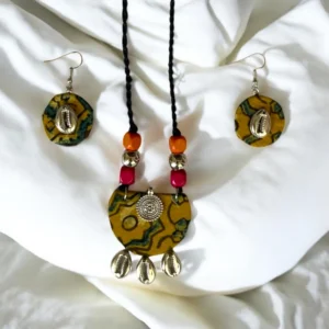 Yellow kids necklace